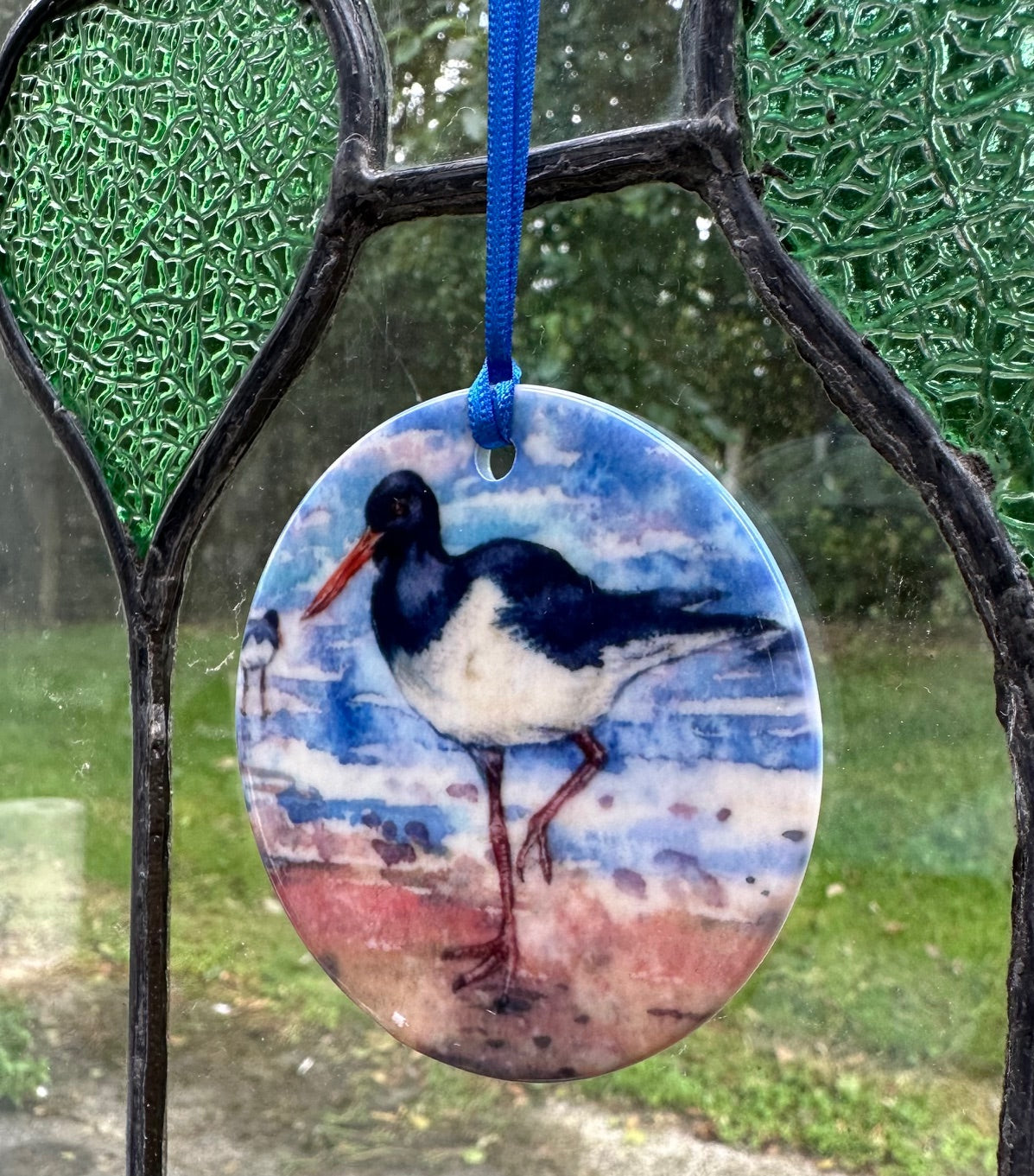 Small round hanging ornament/Oystercatcher