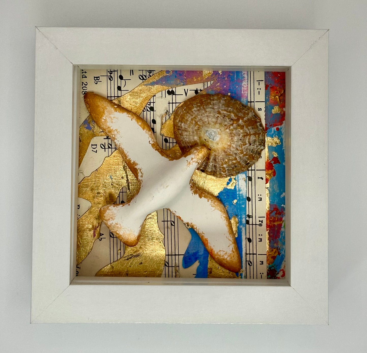 Original painting/Golden gull with Limpet sun