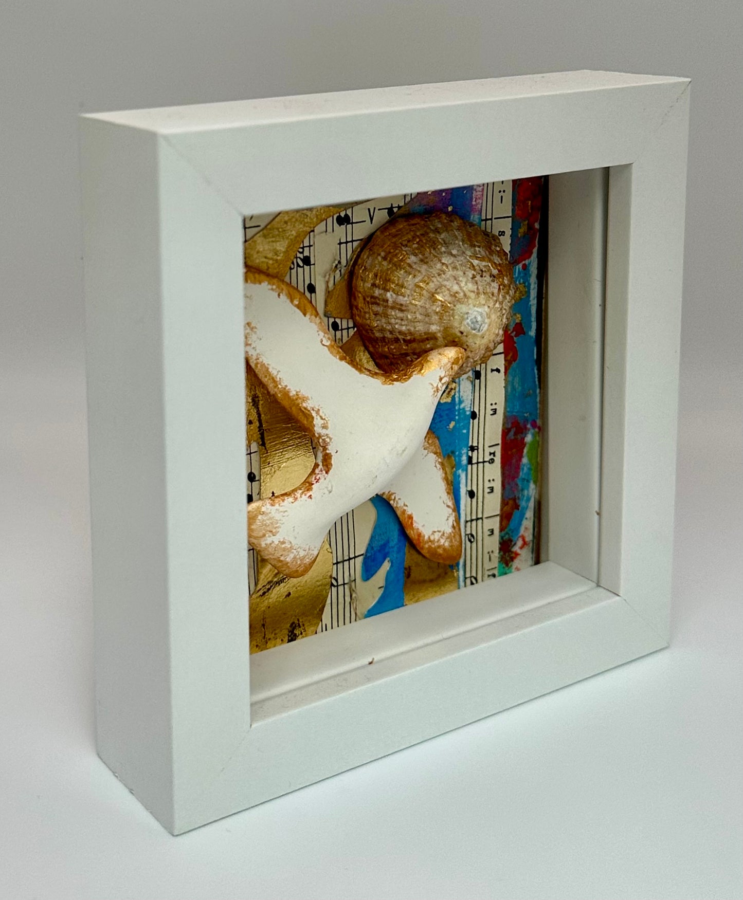 Original painting/Golden gull with Limpet sun