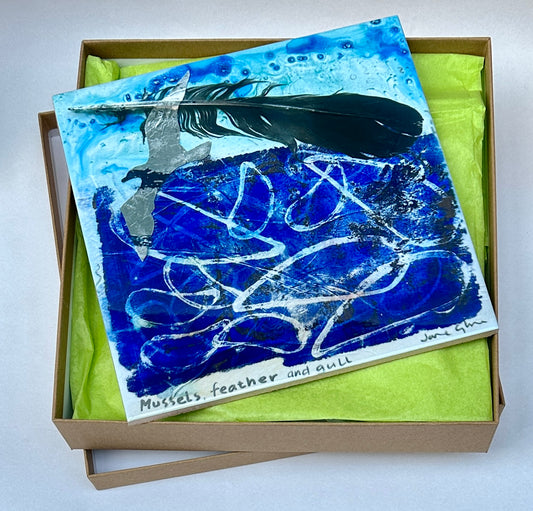 Large ceramic tile/Mussels, feather and gull