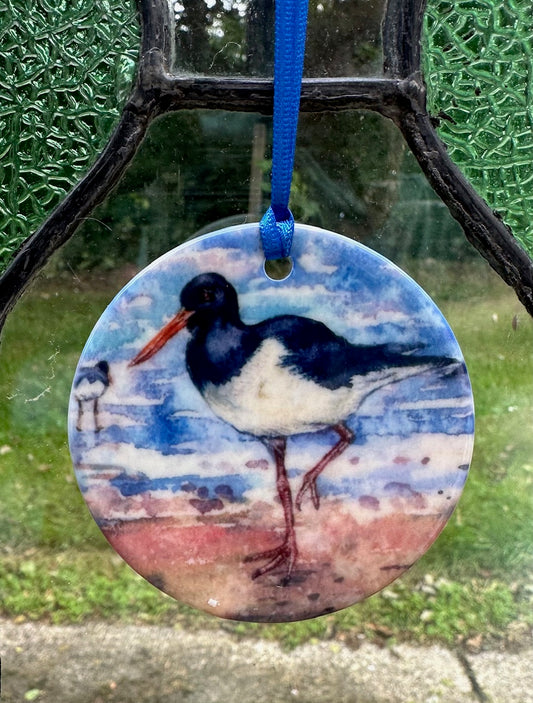 Small round hanging ornament/Oystercatcher