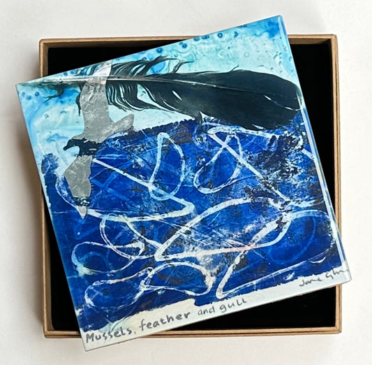 Small ceramic tile/Mussels,feather and gull