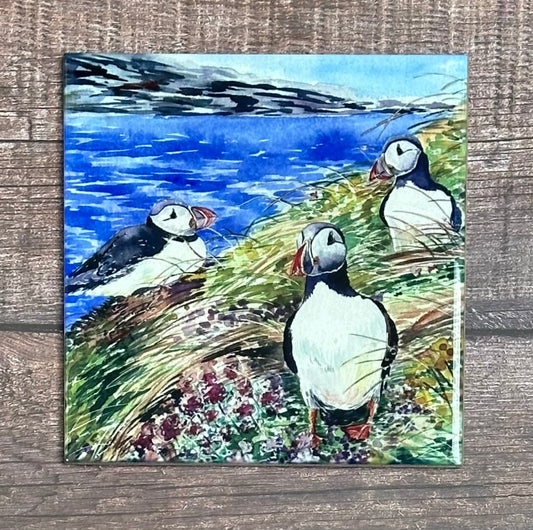 Medium ceramic tile/Curious puffins
